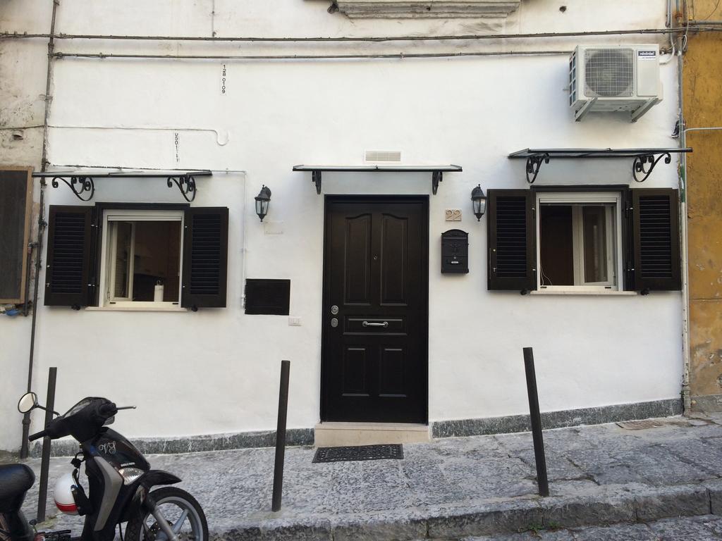 Casa Vacanze Sannazzaro Flat Naples Exterior photo